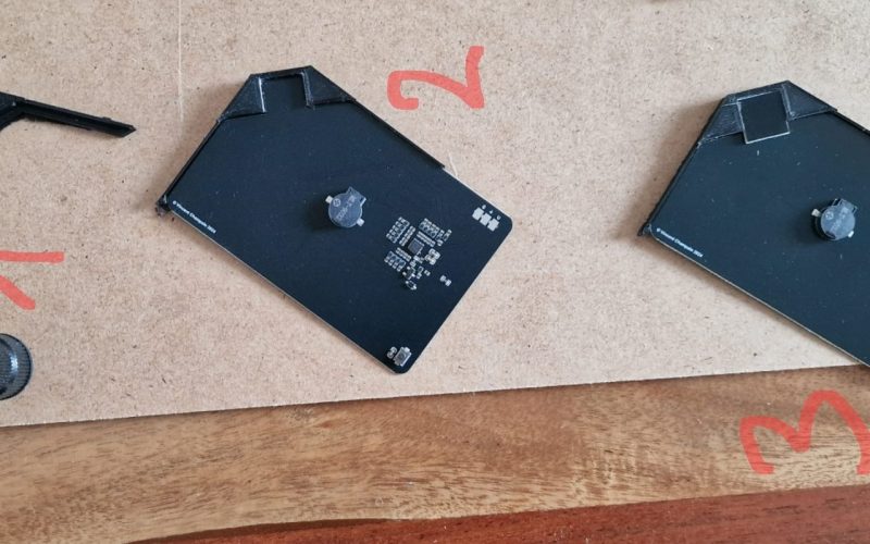 attiny-powered-business-card-plays-cracktro-hits