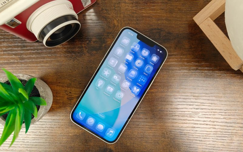 how-to-make-your-iphone-app-icons-clear-in-ios-26