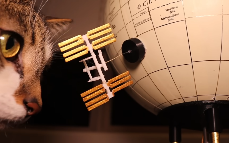 touch-lamp-tracks-iss-with-style