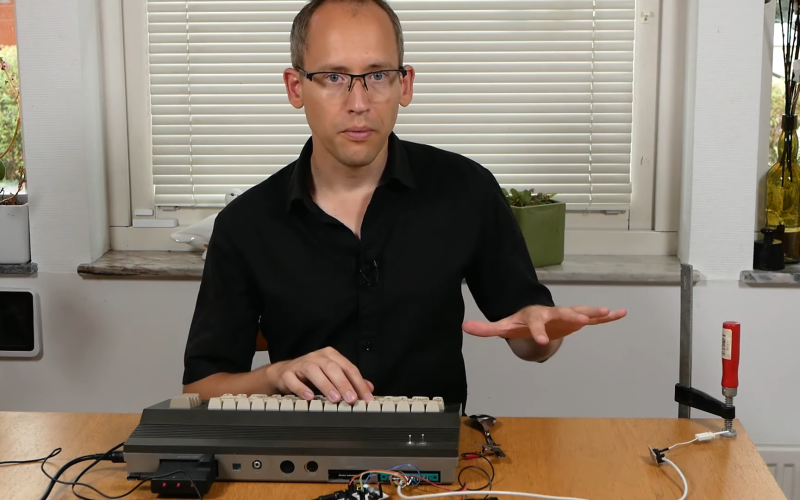 the-queramin-is-a-qwerty-theremin-with-a-c-64-heart