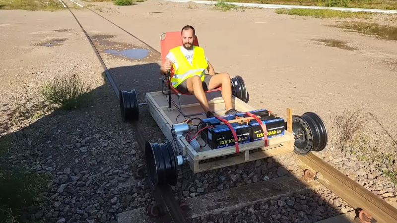 this-rail-speeder-needs-a-little-work