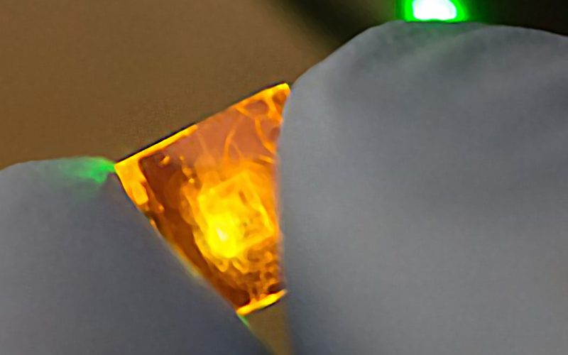 perovskite-solar-cell-crystals-see-the-invisible