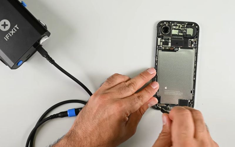 iphone-air-still-apparently-repairable-despite-its-compact-construction