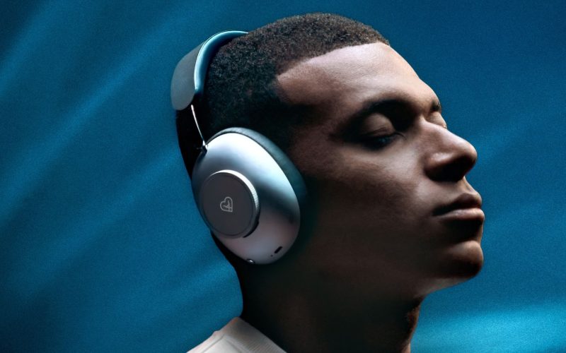 loewe’s-first-pair-of-headphones-are-a-luxury-listen