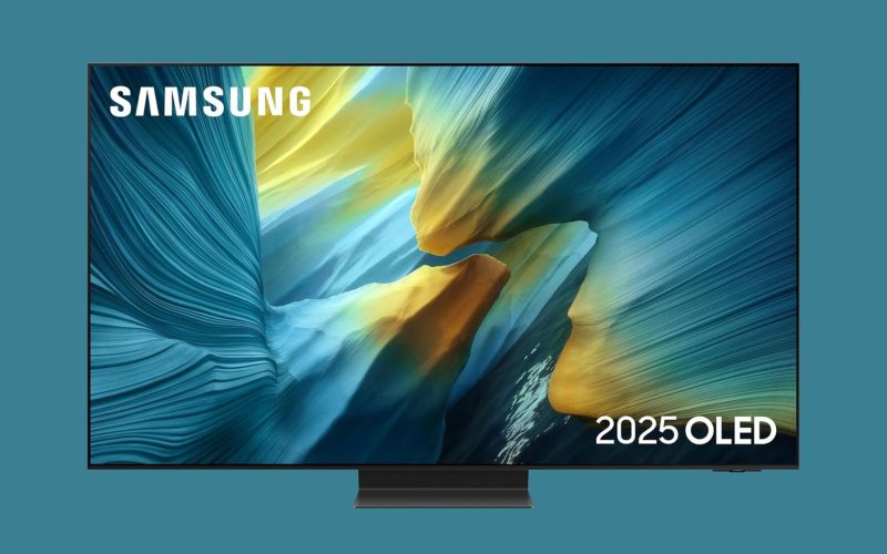 upgrade-your-home-cinema-with-over-660-off-a-samsung-77-inch-oled