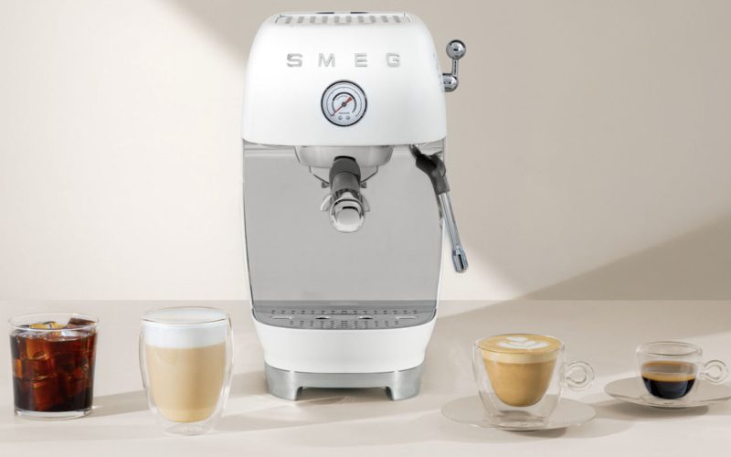 smeg-has-a-new-retro-coffee-machine-that-makes-cold-brew-in-minutes