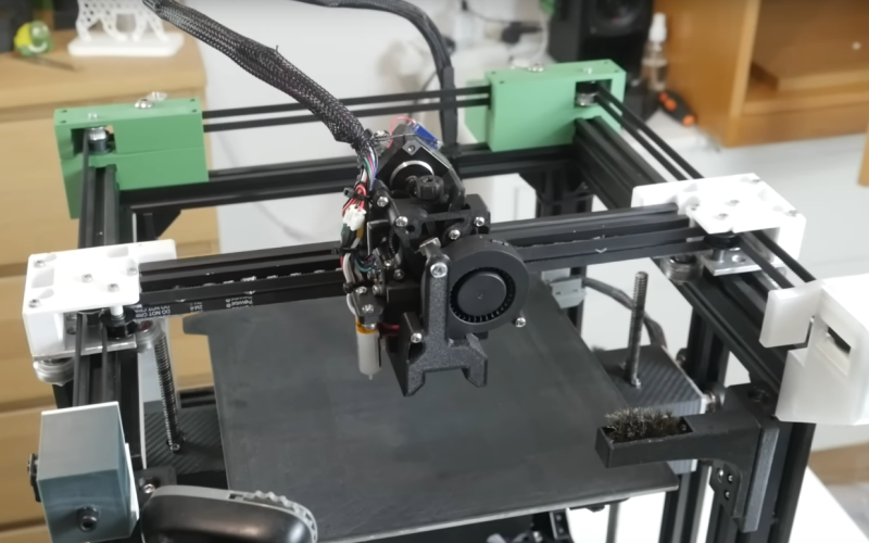 improved-3d-printer-cannibalizes-two-older-printers