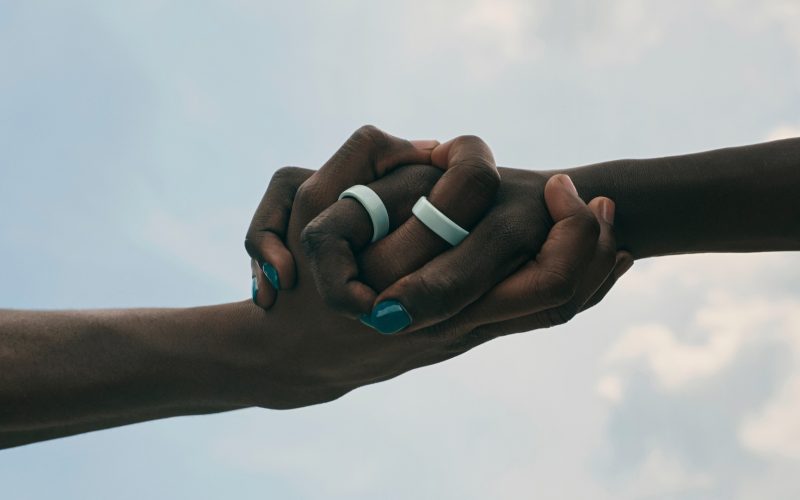 oura-launches-gorgeous-new-ring-4-version-and-99-charging-case