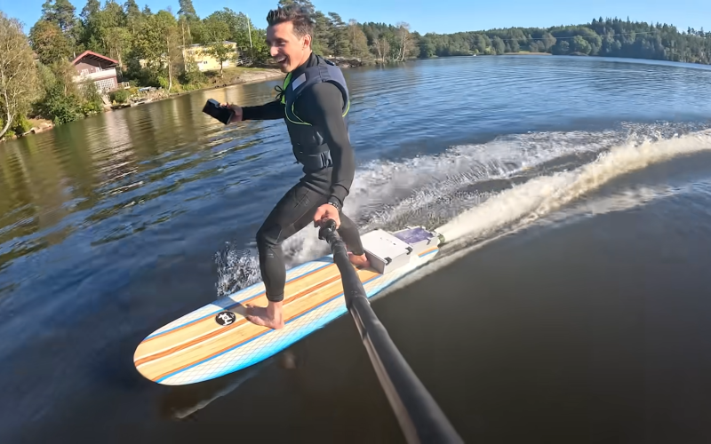 electric-surfboard-gets-thrust-vectoring-upgrade