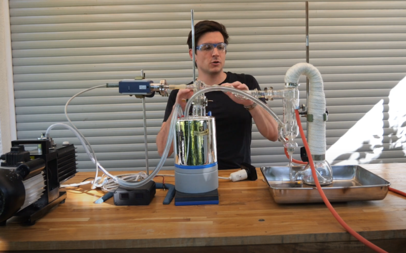 pulling-a-high-vacuum-with-boiling-mercury