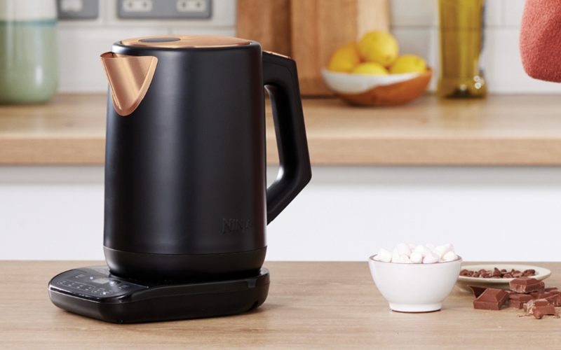 the-ninja-kettle-you’ve-always-wanted-is-now-super-cheap-for-prime-day