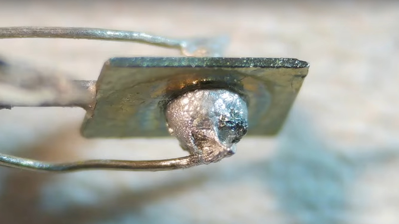 inside-a-germanium-transistor
