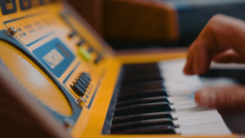 a-casio-toy-synth-is-ready-to-rock!