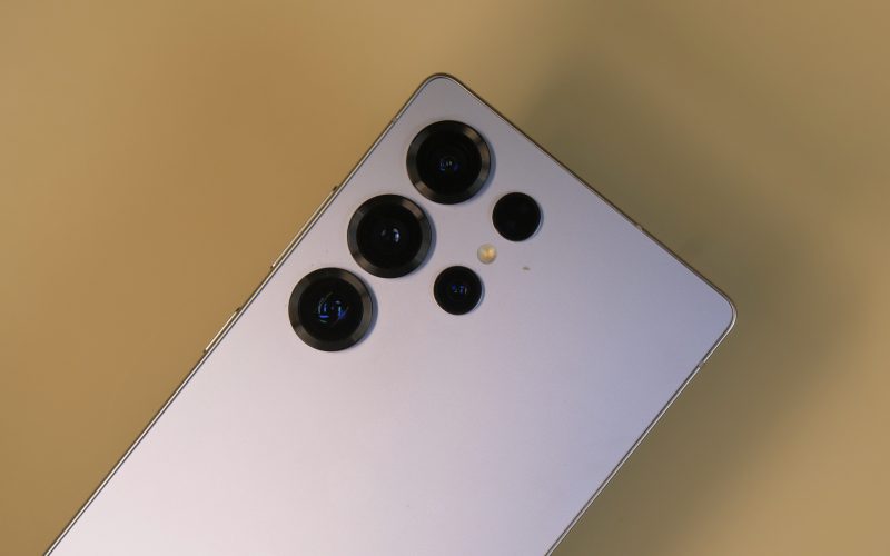 it-looks-like-the-samsung-s26-ultra-will-be-a-bit-curvier-than-its-predecessor