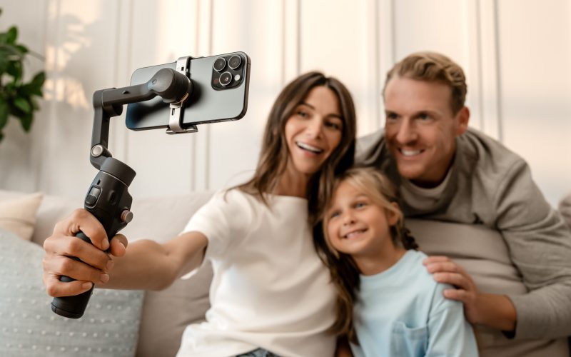 the-new-dji-osmo-mobile-8-makes-subject-tracking-ten-times-easier