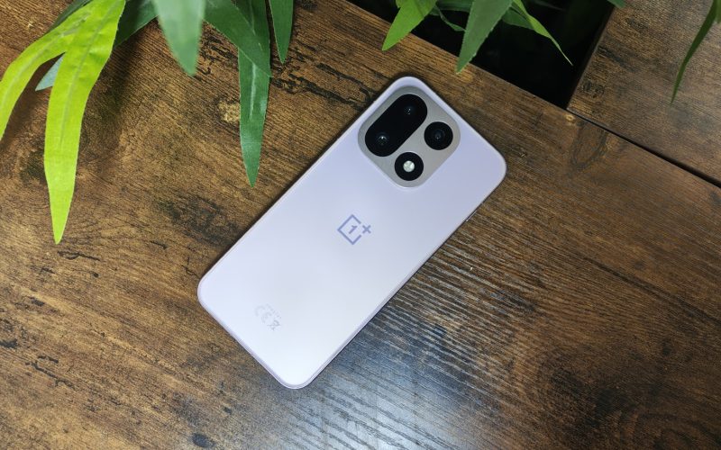 the-oneplus-15-is-here,-and-it-could-be-the-flagship-to-dominate-2026