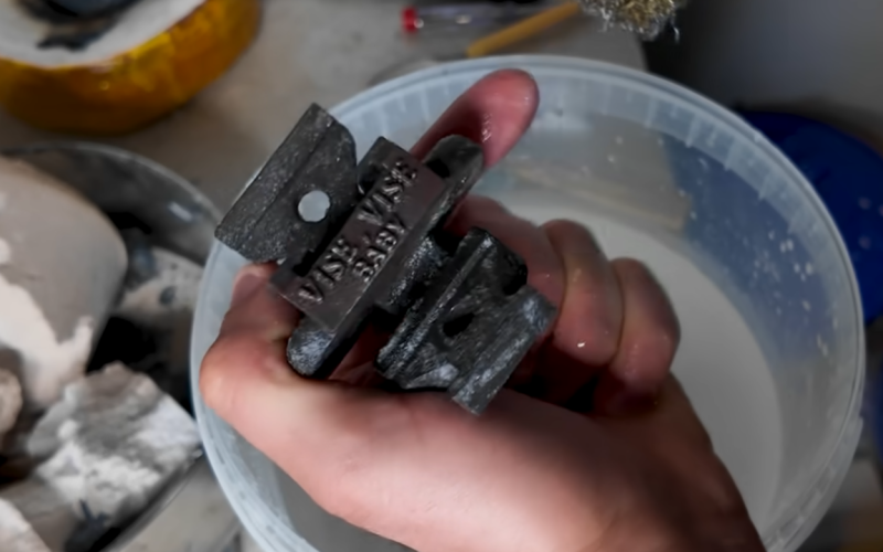 casting-metal-tools-with-kitchen-appliances