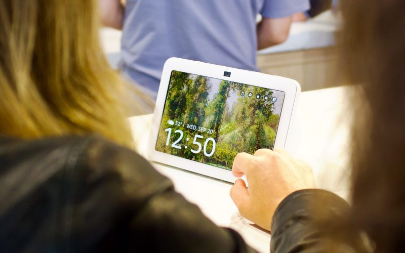 the-amazon-echo-show-8-is-a-must-buy-with-this-black-friday-discount