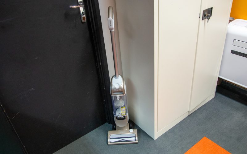 shark-freestyle-pro-cordless-upright-vacuum-sv2000uk-review