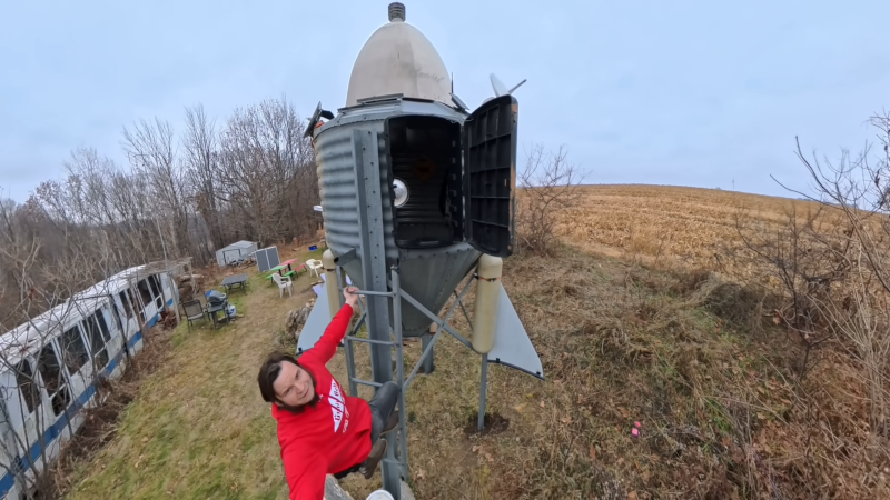 redneck-spaceship-from-trash