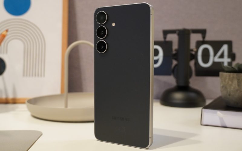 save-$200-on-the-4.5‑star-samsung-galaxy-s25-fe-in-the-sales