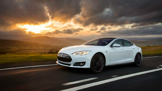 what-is-tesla-autopilot?-tesla’s-driving-assist-feature-explained